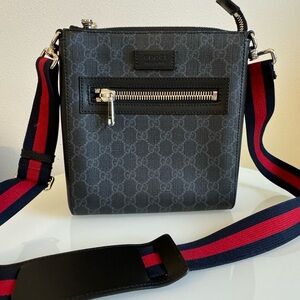 Gucci men GG black small messenger
